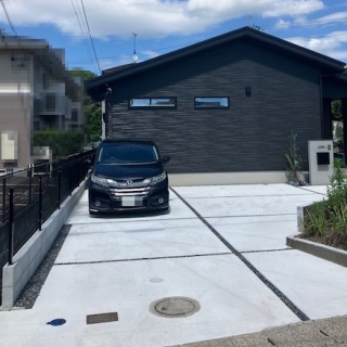 シンプルにまとまった中に緑が映えるシンプルモダン外構【守山】