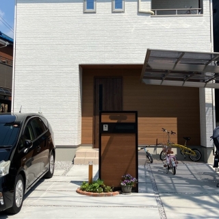 木目調で統一されたナチュラルスタイル外構【守山】