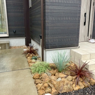 植栽スペースの追加で新しさを感じることができるリフォーム外構